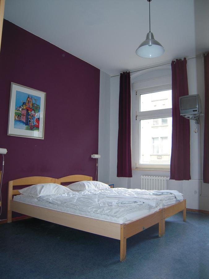 Happy Go Lucky Hotel + Hostel Schoneberg Berlín Exteriér fotografie