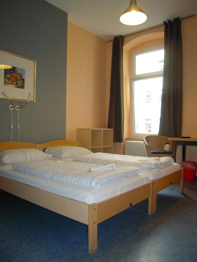Happy Go Lucky Hotel + Hostel Schoneberg Berlín Exteriér fotografie