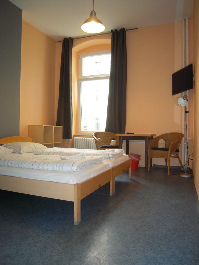 Happy Go Lucky Hotel + Hostel Schoneberg Berlín Exteriér fotografie