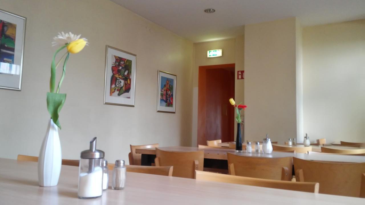 Happy Go Lucky Hotel + Hostel Schoneberg Berlín Exteriér fotografie